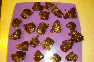 Inimioare de turon de migdale si ciocolata pentru indragostiti