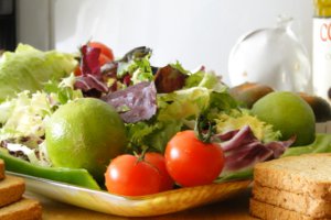 Salata "coloré",cu rosii kumato