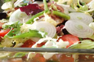 Salata "coloré",cu rosii kumato