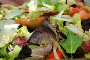 Salata "coloré",cu rosii kumato