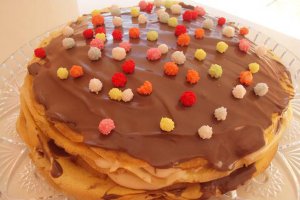 Tort de clatite cu ciocolata si vanilie