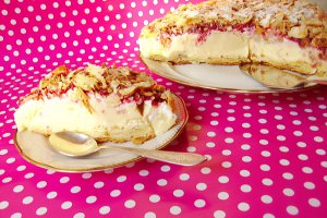 Tort Cremşnit