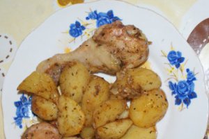 Copanele aromate cu cartofi la cuptor