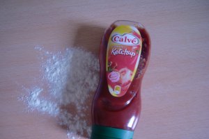 Cuiburi cu crema de branza si crenvusti de curcan