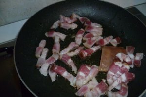 Paste cu sos Amatriciana