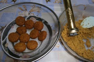 Sandvici cu falafel