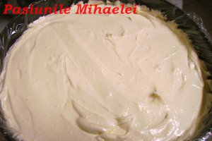Tort cu mere si crema de vanilie