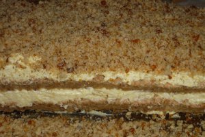 Desert prajitura cu nuca caramelizata