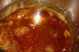 Desert prajitura cu nuca caramelizata