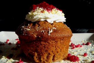 Cupcakes cu ciocolata si zmeura