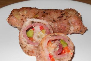 Rulouri de porc umplute cu legume