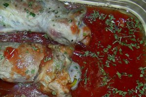 Rulouri de carne cu sos de rosii