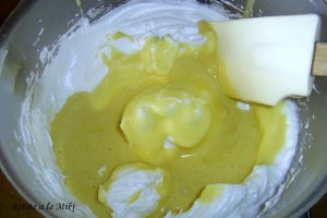 Tort cu crema de sampanie