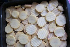 Musaca de cartofi cu ciuperci, vinete, carne de porc si de vita