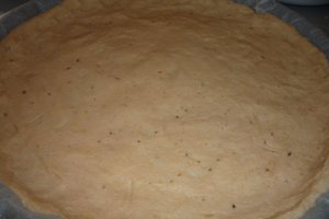 Tarta cu branza si legume