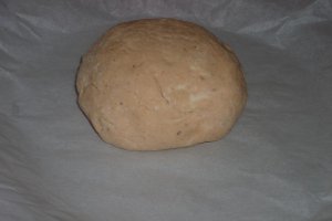 Tarta cu branza si legume