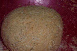 Tarta cu branza si legume