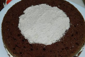 Tort cu crema de vanilie si piure de castane