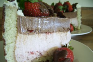 Tort cu capsuni