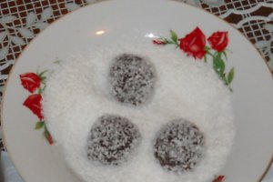 "Cartofi,"in nuca de cocos