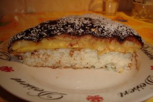 Prajitura cu piscoturi si nuca de cocos