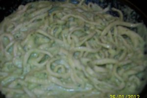 Tagliatelle cu dovlecel, bacon si sofran