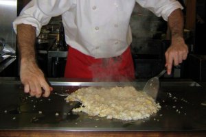 Orez prajit cu ou – varianta in stilul teppanyaki