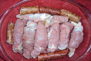 Rulada  de porc cu afumatura si vin rosu