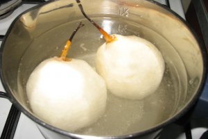 Pere cu crema de vanilie si ciocolata