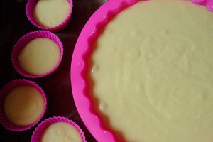 Cupcakes şi tartă cu cremă de lămâie şi mure