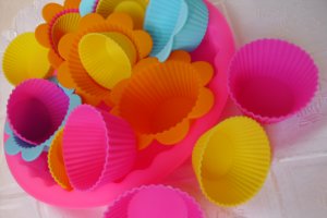 Cupcakes şi tartă cu cremă de lămâie şi mure