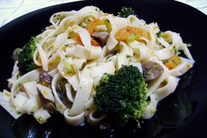 Tagliatelle cu ciuperci şi brocolli