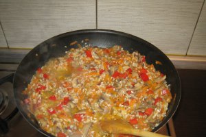 Garnitura orez cu legume si ciuperci