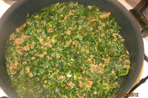 Placinta cu spanac şi carne tocata