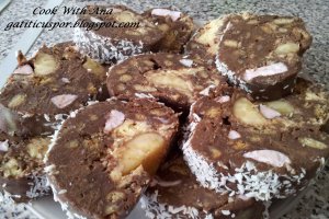 Salam de biscuiti reteta cu banane
