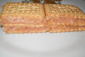 Prajitura cu mere si biscuiti