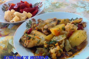 Ghiveci de legume cu aripioare de pui