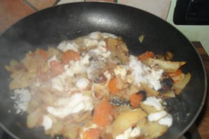 Cartofi cu morcov, ceapa si mozzarella