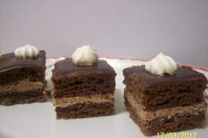 Prajitura cu crema de ciocolata