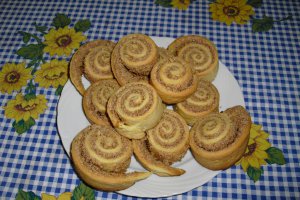 Cuib de viespi cu nuca si scortisoara