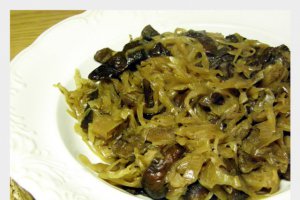 Varza cu ciuperci uscate (masa de Craciun poloneza)
