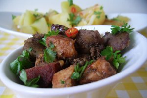 Ficatei de pui cu bacon,chorizo si usturoi
