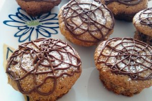 Muffins cu nuca, cappuccino si scortisoara
