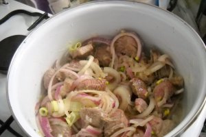 Gulas de vita cu cartofi