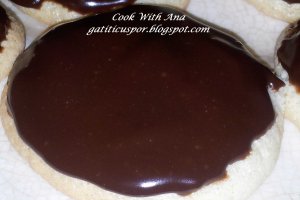 Biscuiti cu ciocolata sau Jaffa Cakes