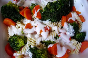 Paste cu broccoli si legume la cuptor