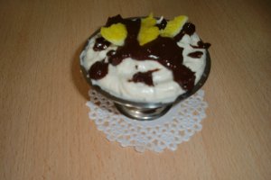Crema de banane cu lamaie si sos de ciocolata (Crema de platano con limon y toke de chocolate)
