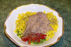 Salata de ton cu porumb