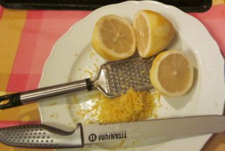 Coaja de lamaie pentru prajituri