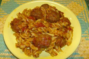 Fusilli cu bilute de carne tocata